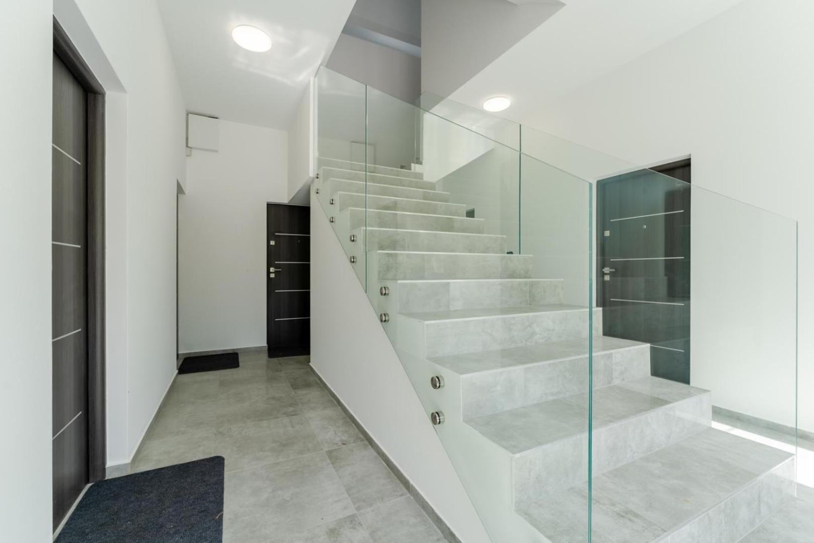 Apartamenty Ok'S - Blisko Centrum W Pelni Wyposazone - By Spaceapart Jelenia Gora Exterior photo